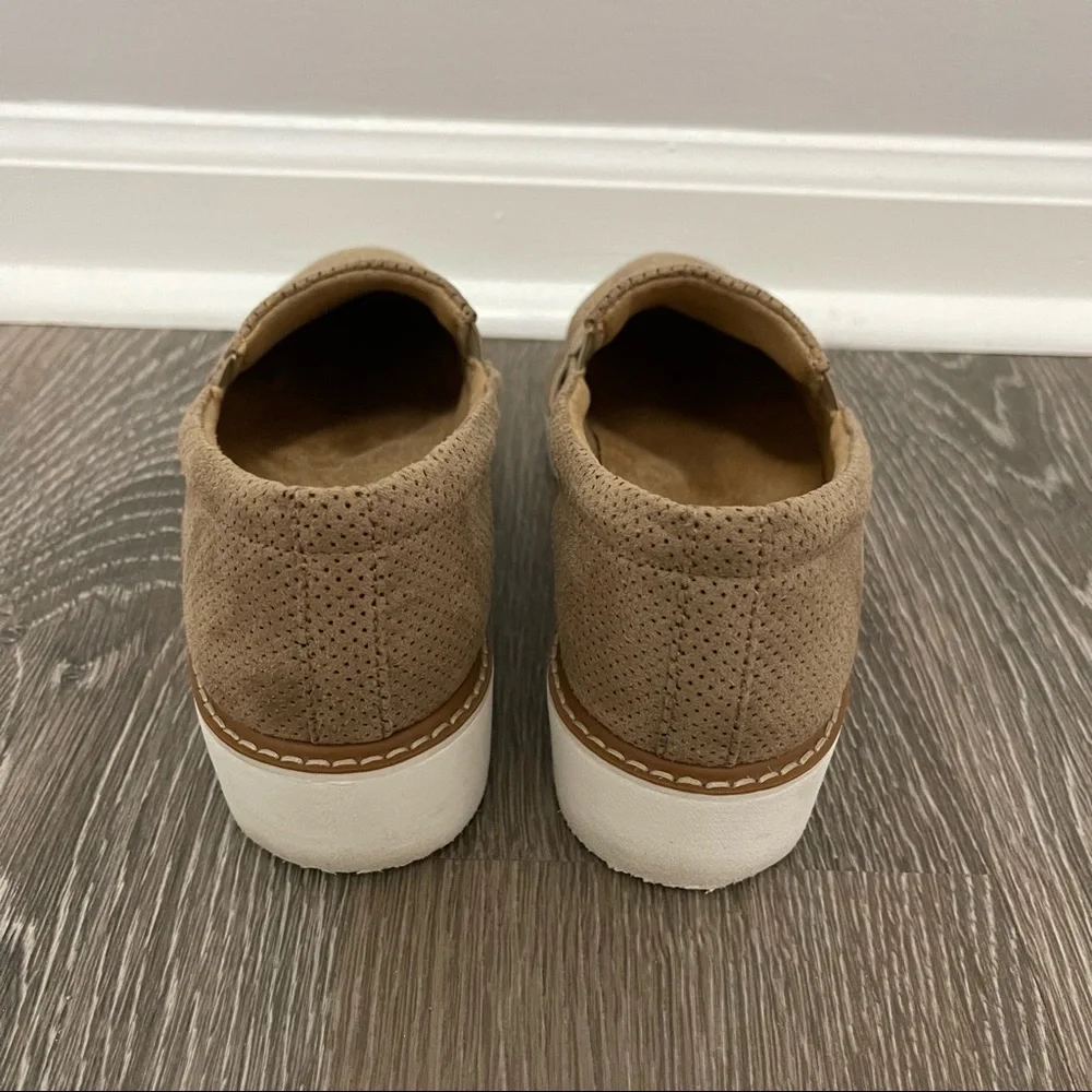 Naturalizer tan espadrilles